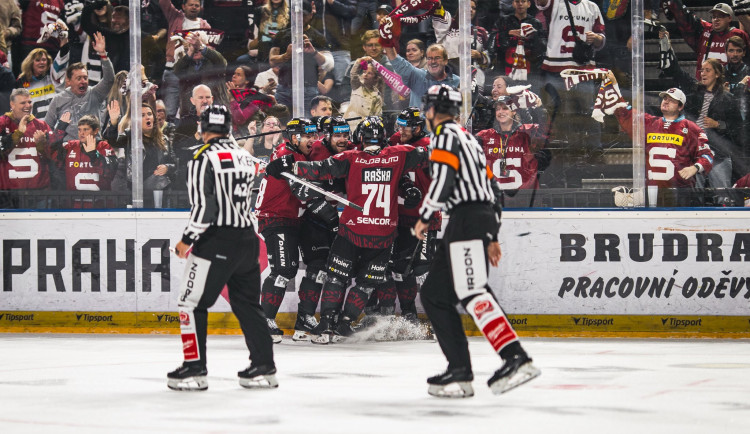 Sparta pod novým koučem Nedvědem porazila Budějovice 4:2. Ukončila tak sérii porážek