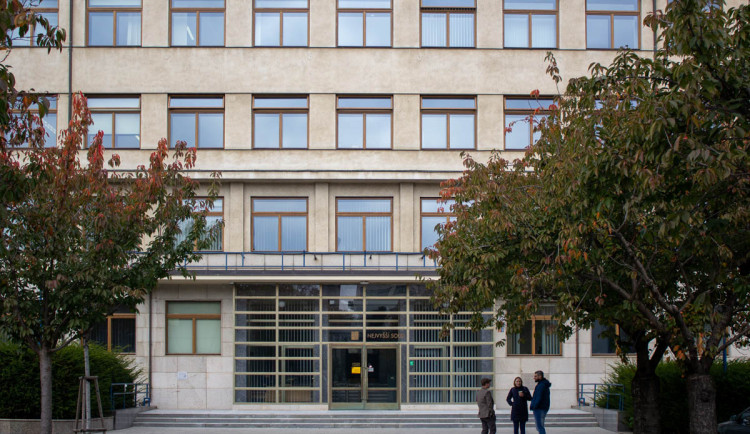 Bývalý sanitář půjde na šest let za mříže, potvrdil soud v Brně. Znásilnil pacientku