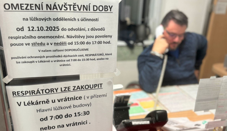 Pelhřimovská nemocnice omezila kvůli respiračním onemocněním návštěvy