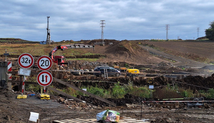 Výstavba Pražského okruhu u Říčan si vyžádá omezení na trati Praha-Benešov