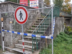 V Kynšperku začala demolice předmostí historické lávky přes Ohři