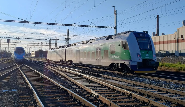 Ve Studénce asi Pendolino projelo návěstidlo, na hlavním koridoru byl přerušen provoz