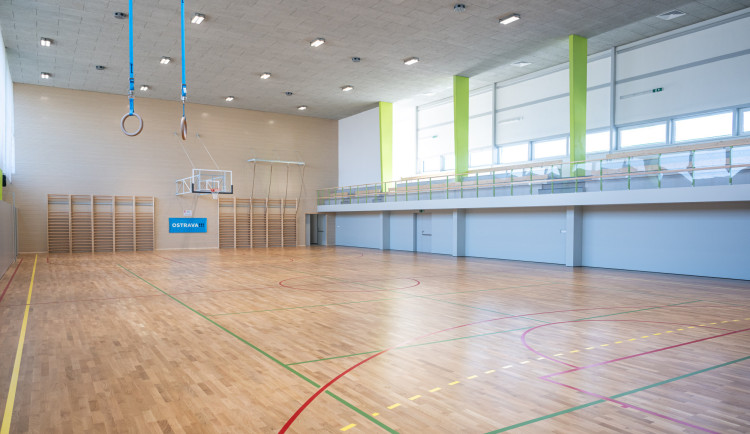 FOTO: V ostravském Pustkovci otevřela zrekonstruovaná sportovní hala