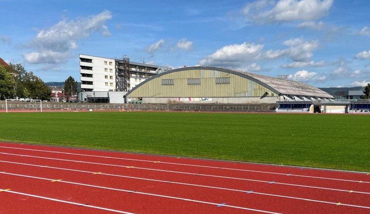 Stav Svijanské arény? Nečekané překvapení, říká provozovatel. Vyroste mobilní hala?