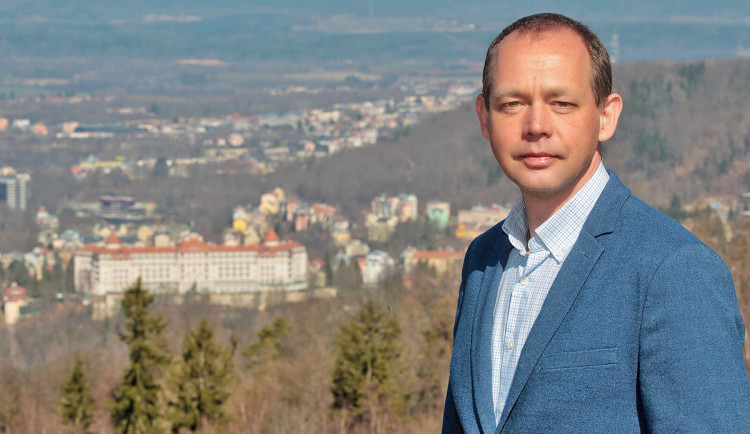 Ministr Kulhánek podal stížnost kvůli nižšímu počtu poslanců za Karlovarský kraj. Foto: Se svolením Petra Kulhánka