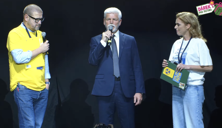 Lidé ve Foru Karlín zavzpomínali na Danu Drábovou, přišel i prezident Pavel