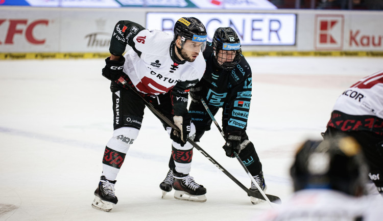 Sparta dávala góly v oslabení, ale prohrála. Dlouhé utkání rozhodly až nájezdy. Foto: Se svolením HC Sparta Praha