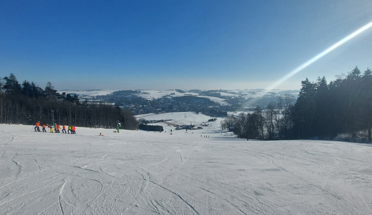 Ceny skipasů na jihu Moravy zůstanou stejné, mírně zdraží v Olešnici