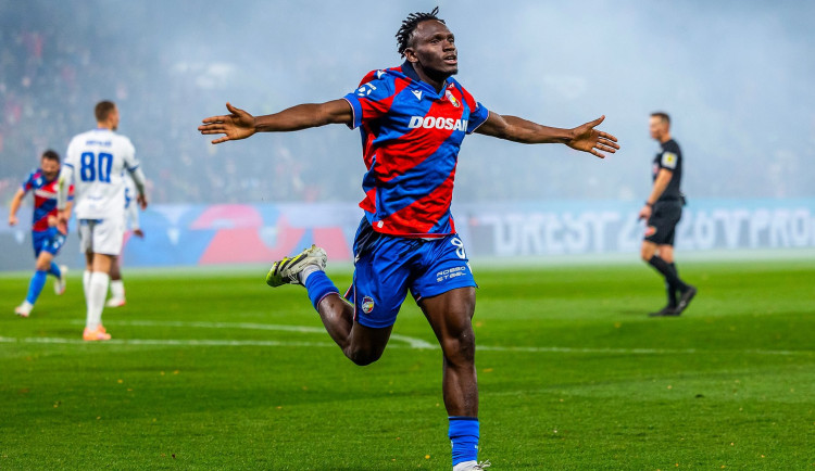 Fotbalisté Plzně porazili Ostravu 2:0 a vyhráli i třetí duel pod trenérem Hyským