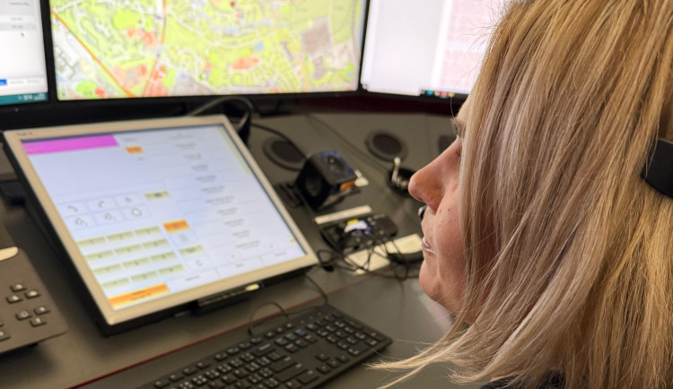 Roční chlapeček měl febrilní křeče. Záchranářka rodiče instruovala přes videohovor