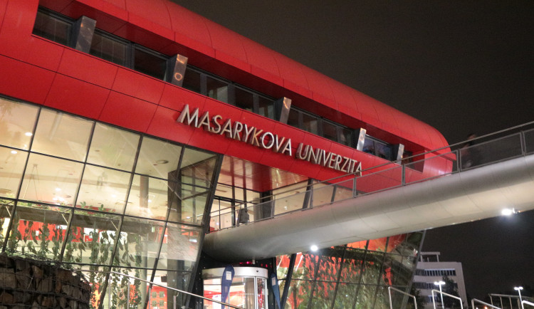 Rektorka Karlovy univerzity chce vyjasnit spor s MUNI kvůli výrokům o financování projektů