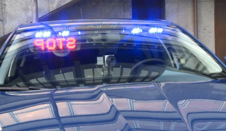 Řidič v Corvette svištěl po D5 rychlostí 239 km/h, okamžitě přišel o řidičák