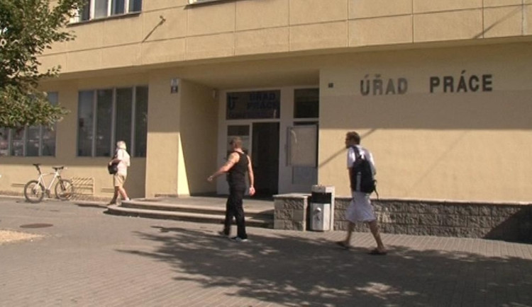 Zájem o pomoc se superdávkou je v Karlovarském kraji velký.