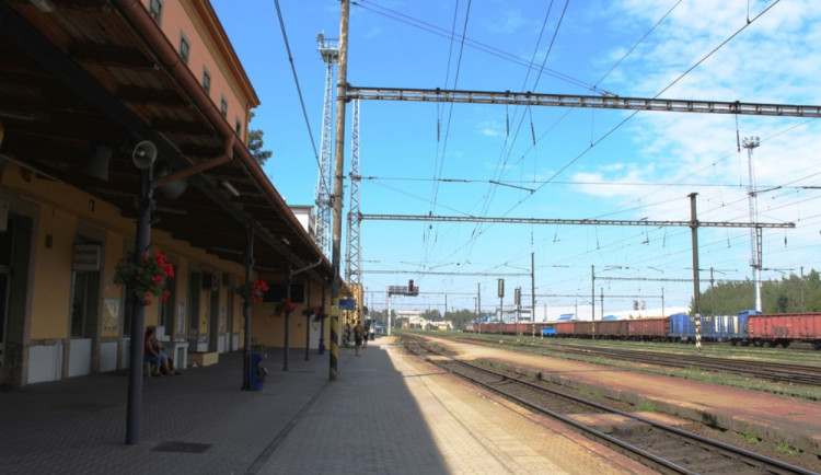 V roce 1887 vyjel první vlak na trati Jihlava – Veselí nad Lužnicí. Slavili i Sokolové