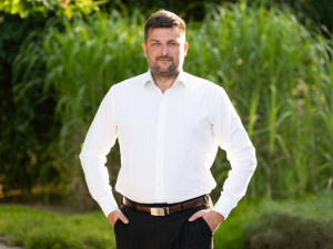 Karlovarský kraj zatím povede Hurajčík, nový hejtman bude zvolen v prosinci