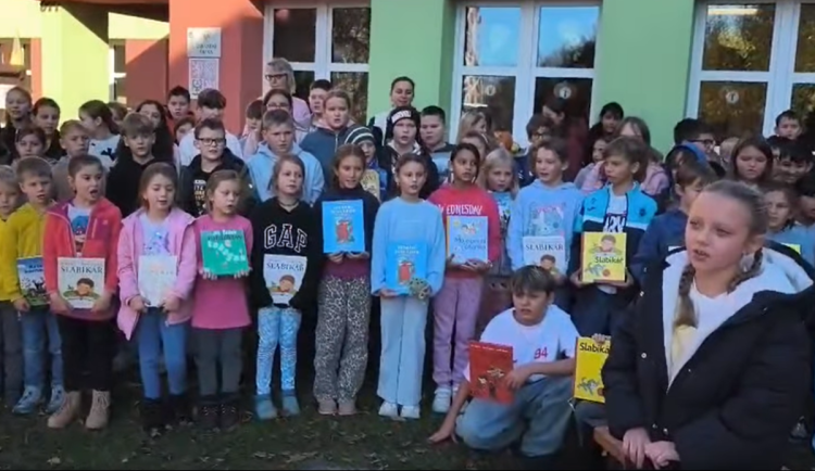 Jiří Žáček slaví osmdesátiny. Frýdlantské děti mu poslaly originální gratulaci