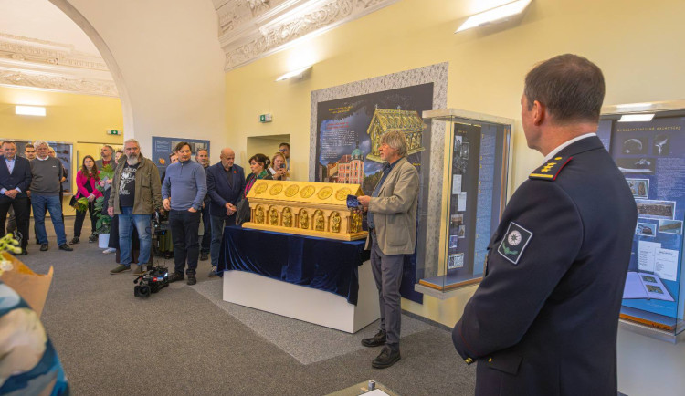 Dvě knihy představí historii i nové poznatky o relikviáři sv. Maura v Bečově