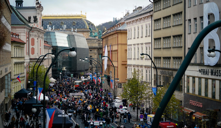 Sametovou revoluci si lidé připomenou brunchem a koncerty. Program je i pro děti