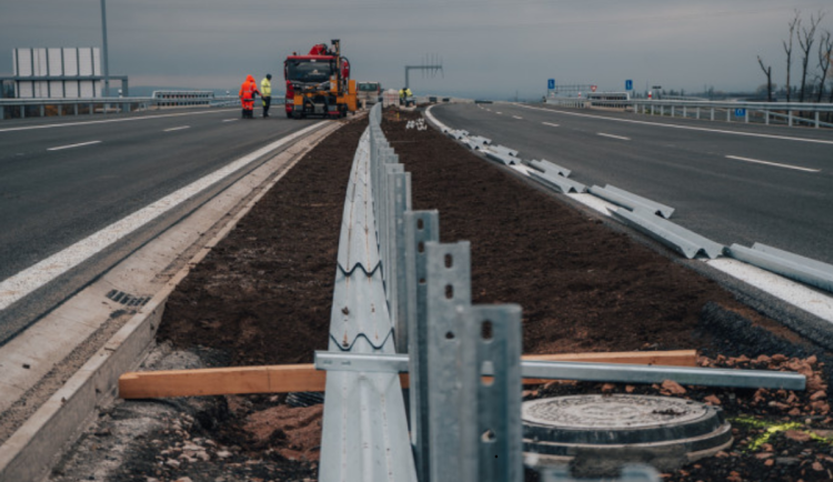 Úsek D35 Hořice - Sadová se řidičům otevře 16. prosince
