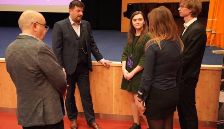 V Karlových Varech proběhla třídenní konference Evropského parlamentu mládeže.