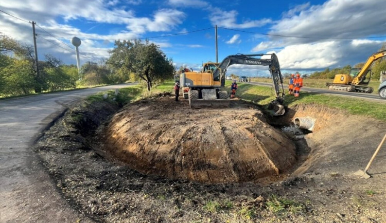 FOTO: Do konce listopadu skončí omezení u Okrouhlé, jízda tam bude komfortnější. Foto: Se svolením ŘSD