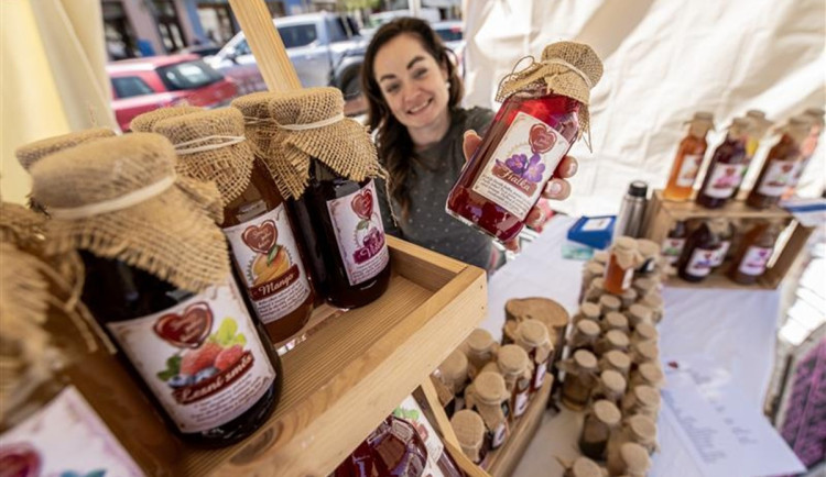 Víkendové tipy: V Jihlavě bude svatební veletrh i pekelná roadshow, začínají trhy