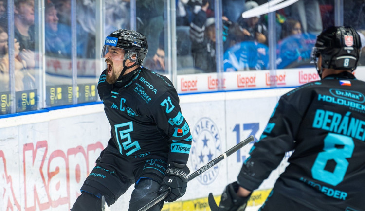 Hokejisté Karlových Varů porazili Kometu 3:2 a zabrali po dvou porážkách. Foto: Se svolením HC Energie Karlovy Vary