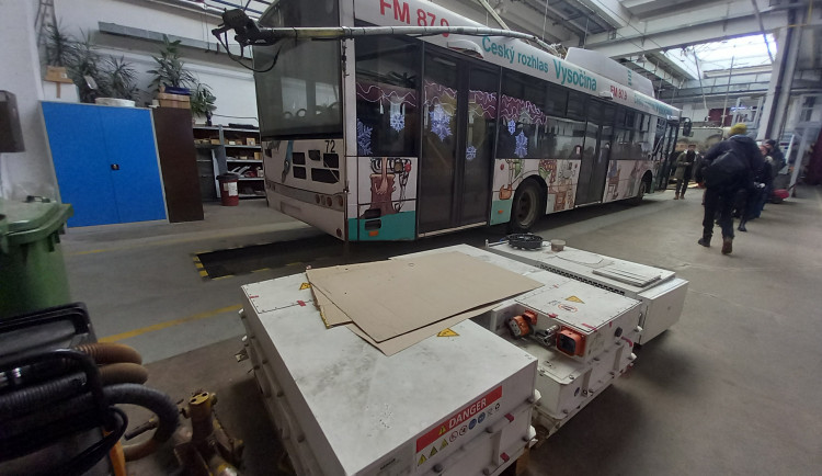 V Jihlavě bylo mínus třináct stupňů, díky mazacímu trolejbusu nenastal kolaps