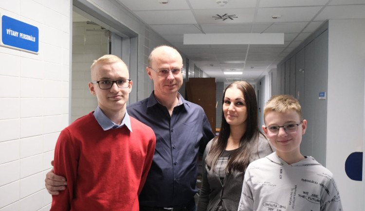 Brněnští lékaři vrací úsměvy. Miminka s rozštěpem operují už pár týdnů po narození