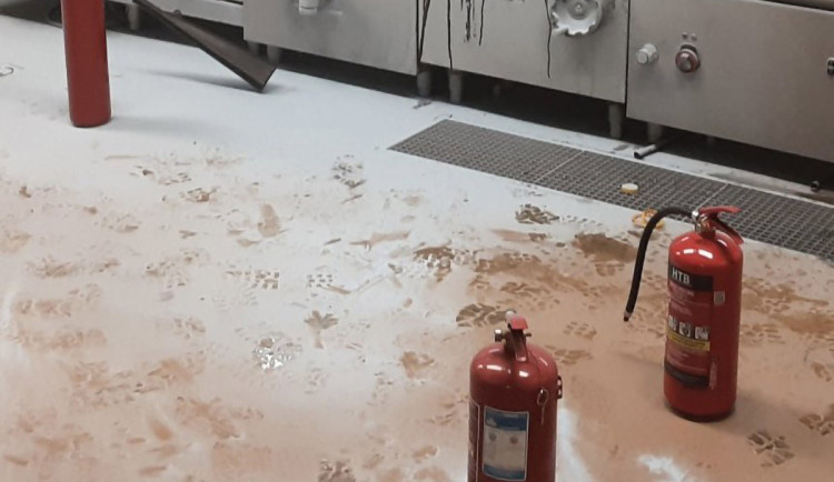 Požár průmyslové fritézy v Mohelnici: v boji s plameny se zranily dvě kuchařky