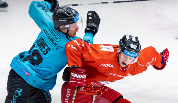 Karlovy Vary porazily Olomouc 4:2 a vyhrály s plným ziskem popáté v řadě.