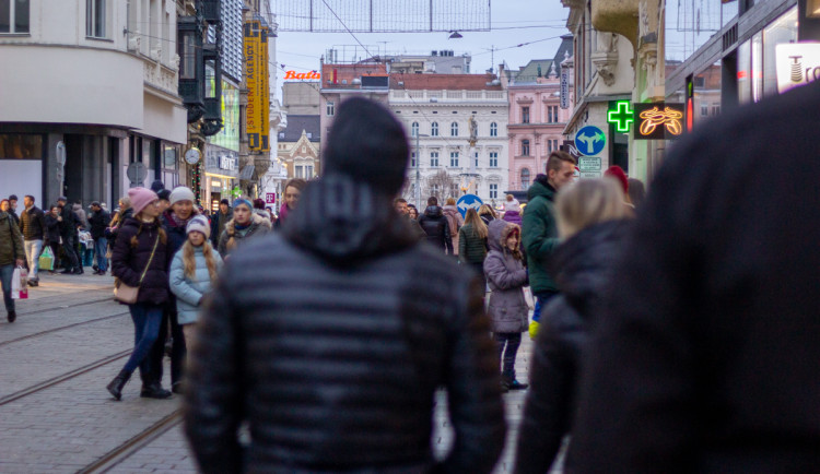 Lež má krátké nohy. Muž v Brně marně skrýval svou pravou totožnost před strážníky