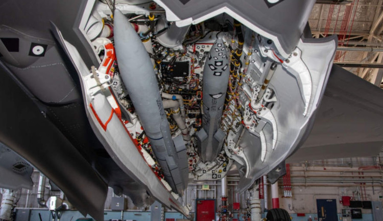 F-35 testuje METEOR: evropskou raketu se zónou bez úniku