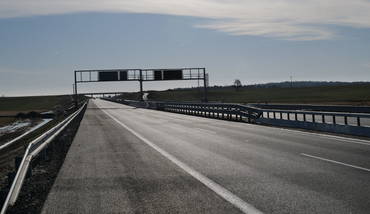 Příští týden se otevře dálnice mezi Hořicemi a Sadovou. Cesta se zkrátí na polovinu