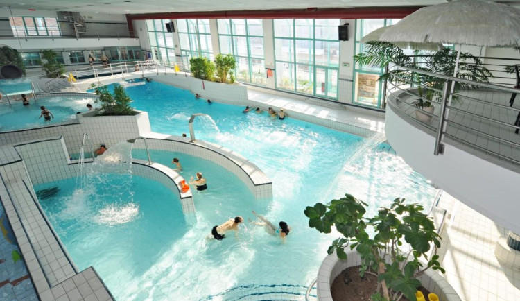 Zábava v hradeckém Aquacentru vytáhne z peněženek víc korun