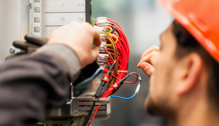 Na ČEZ Prodej se obracejí zákazníci nespolehlivých dodavatelů fotovoltaik.