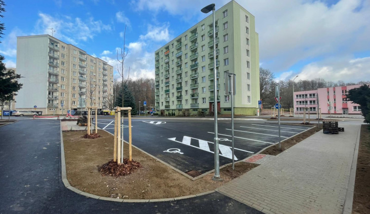 Sídliště Zelená Louka v Trutnově má nové ulice. Skončila sedmiměsíční rekonstrukce