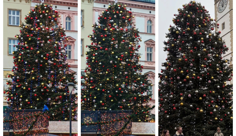 Zářivá změna podle adventní neděle. Vánoční strom v Olomouci už svítí stříbrně