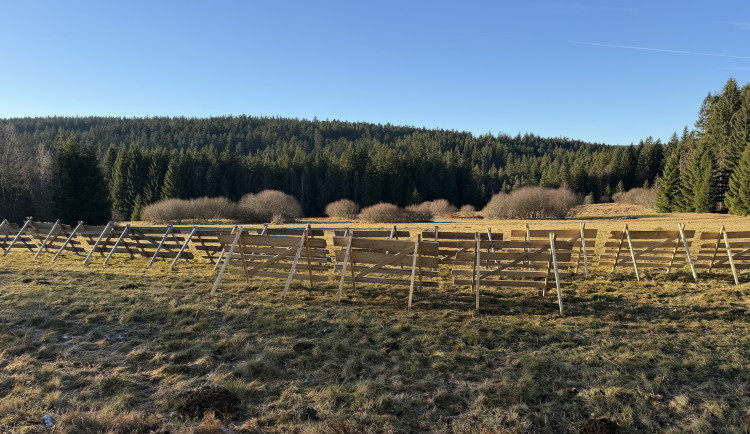Ubývá zábran proti vzniku sněhových jazyků. Může za to nesouhlas majitelů pozemků
