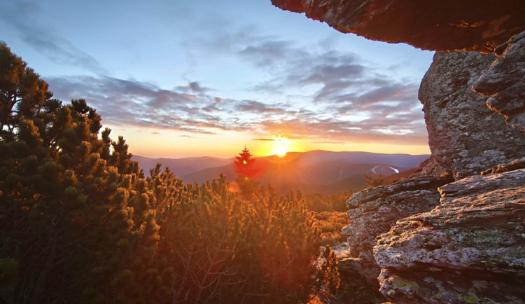 Jak bude o Vánocích? Na Štědrý den ještě kraj potrápí vítr, pak už vysvitne slunce