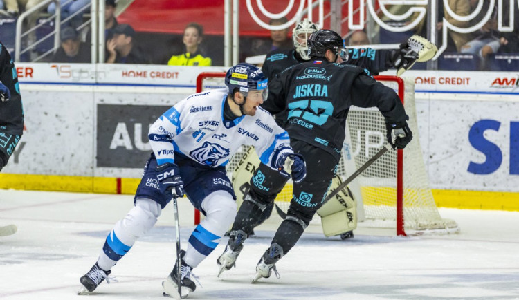 Druhá prohra v řadě, Tygři doma podlehli Varům 2:3