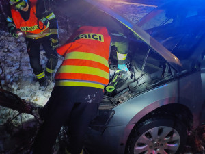 Silvestrovská noc zaměstnala hasiče. V Karlovarském kraji řešili desítky událostí