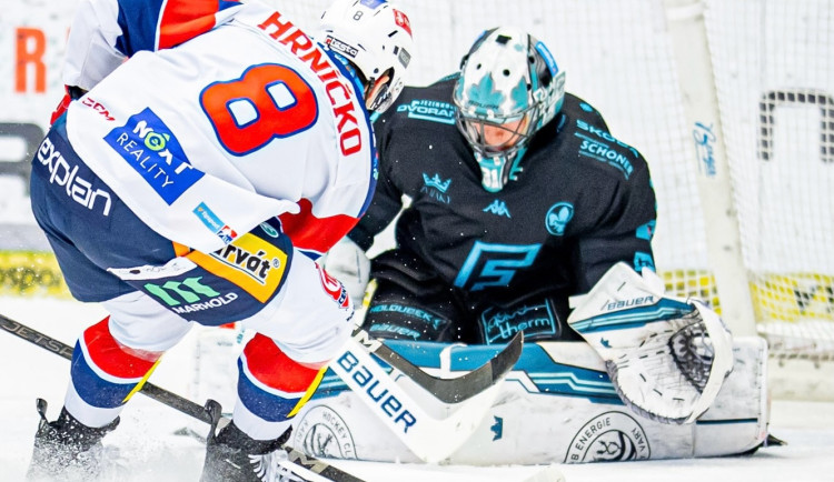 Hokejisté Karlových Varů utnuli pětizápasovou vítěznou sérii vedoucích Pardubic