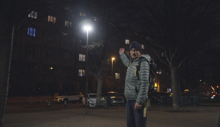 Aktivisté brojí proti bílému světlu v Praze. Šíří nepravdivé informace, brání se THMP