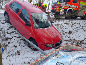 Tři dopravní nehody zaměstnaly záchranáře a hasiče v kraji