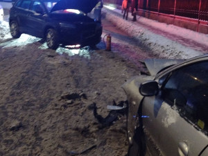 Hasiči řešili během pondělí a noci na úterý devět dopravních nehod