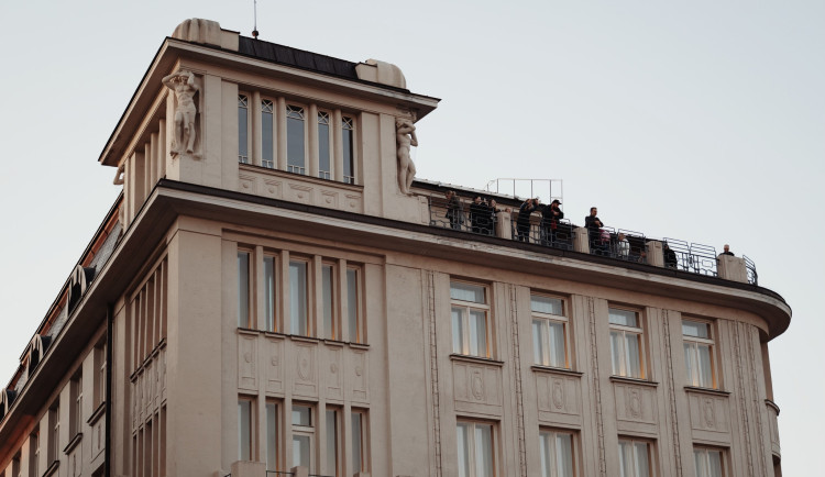 Nové výstavy v Galerii moderního umění propojují ticho, technologie a kreativitu