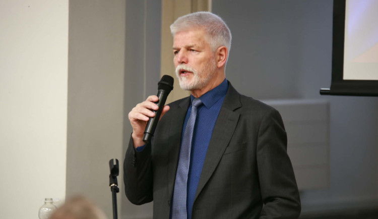 Na sociální síti vyhrožoval prezidentovi. Osmapadesátiletému muži z Prostějova hrozí rok vězení