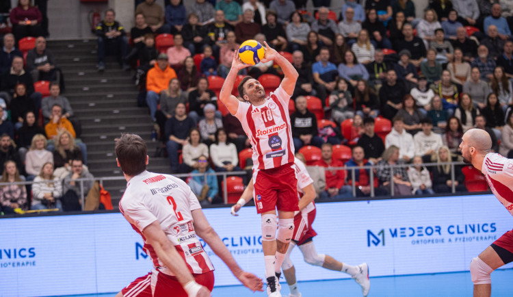 Volejbalisté Karlovarska vyřadili v osmifinále Poháru CEV Olympiakos Pireus.