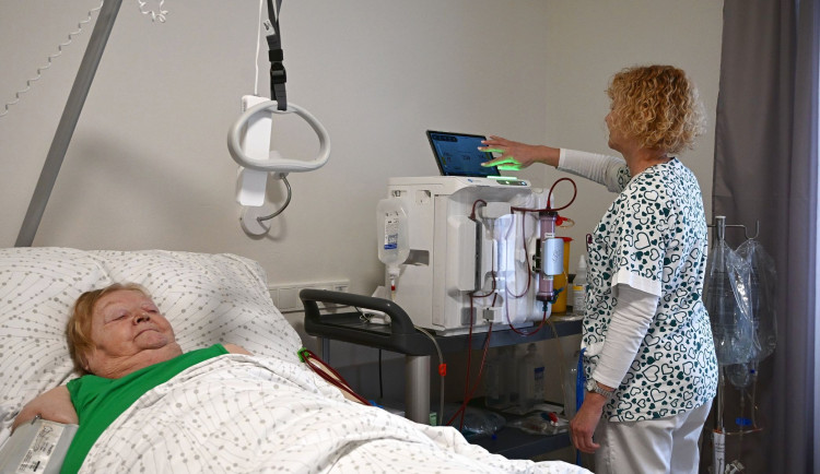 Dialýza bez cest do nemocnice. Písek zkouší nový model péče o seniory